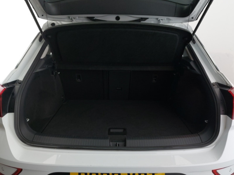 Used Volkswagen T-Roc 2023 for sale - 77142556: Photo 8