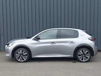 Used Peugeot 208 2023 for sale - 76265187: Photo 4