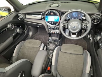 Used MINI Convertible 2023 for sale - 79472891: Photo
