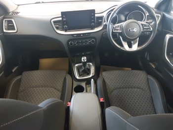 Used Kia XCeed 2020 for sale - 76150296: Photo 2