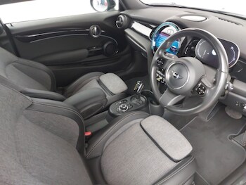 Used MINI Hatch 2023 for sale - 77434329: Photo