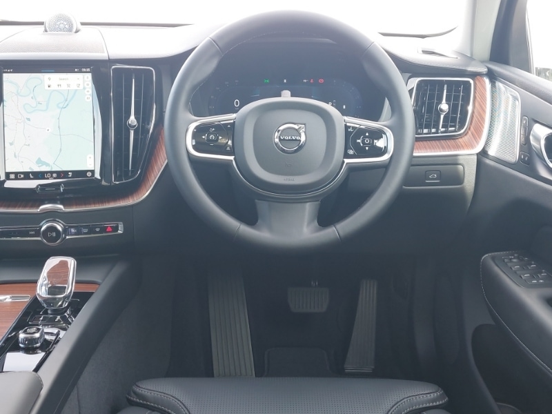 Used Volvo XC60 2024 for sale - 76365858: Photo 7