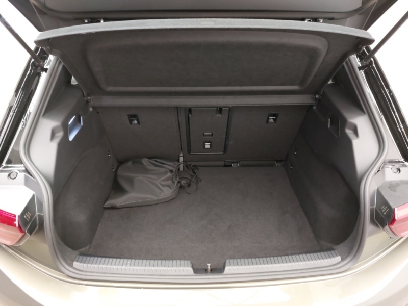 Used Volkswagen ID.3 2023 for sale - 77956105: Photo 8