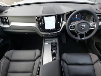 Used Volvo XC60 2022 for sale - 76225664: Photo 2