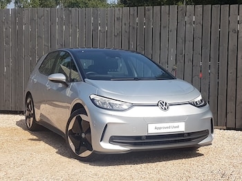 2025 - 150kW Essential Pro S 77kWh 5dr Auto