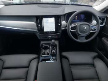 Used Volvo V90 2025 for sale - 75132282: Photo