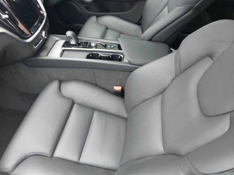 Used Volvo V60 2025 for sale - 77664528: Photo 5