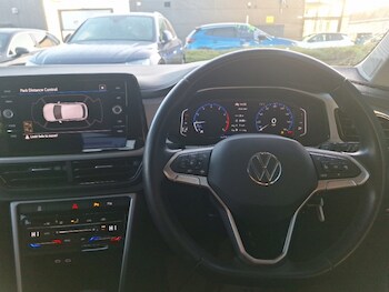 Used Volkswagen T-Roc 2022 for sale - 76789048: Photo