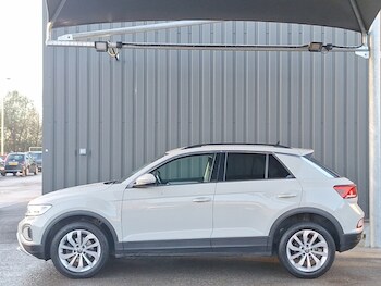 Used Volkswagen T-Roc 2022 for sale - 76789048: Photo