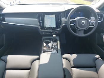 Used Volvo V90 2025 for sale - 76325143: Photo