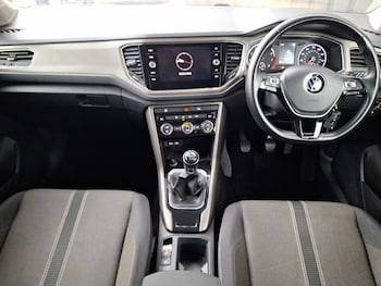 Used Volkswagen T-Roc 2020 for sale - 77419770: Photo