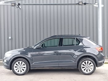 Used Volkswagen T-Roc 2020 for sale - 77419770: Photo