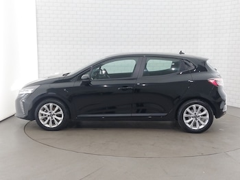 Used Renault Clio 2023 for sale - 78532697: Photo
