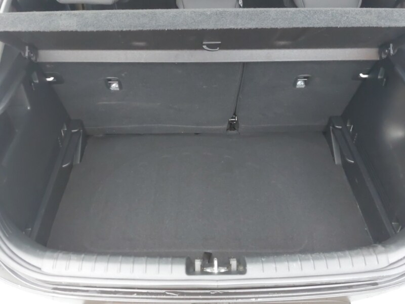 Used Kia Stonic 2023 for sale - 76465835: Photo 8