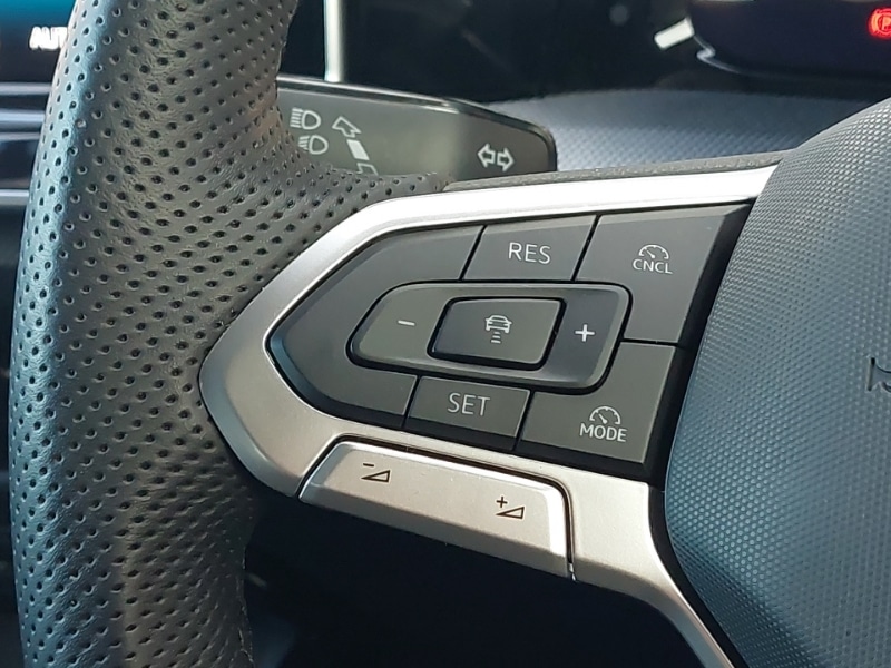 Used Volkswagen Golf 2024 for sale - 76529201: Photo 11