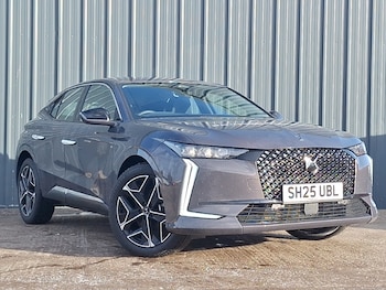 2025 - 1.2 HYBRID 136 Pallas 5dr e-DSC