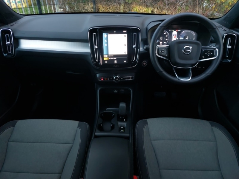 Used Volvo XC40 2022 for sale - 77537042: Photo 2