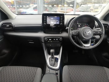 Used Toyota Yaris 2023 for sale - 76983736: Photo