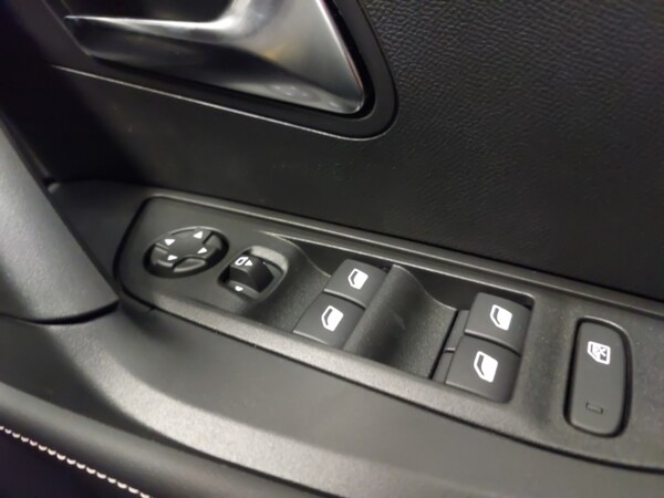 Used Peugeot 2008 2025 for sale - 76254057: Photo 12