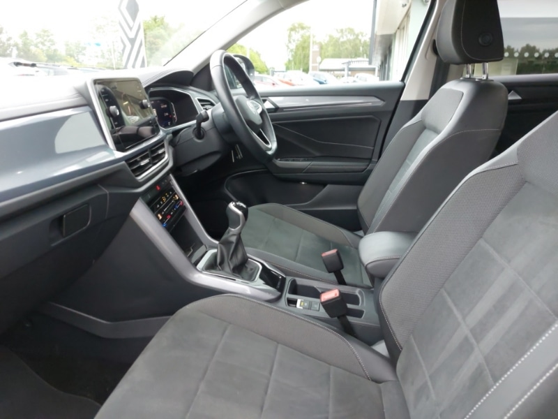 Used Volkswagen T-Roc 2022 for sale - 76362201: Photo 5