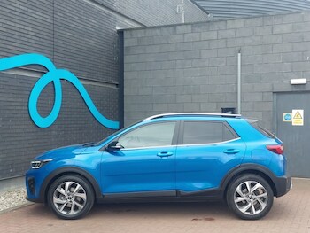 Used Kia Stonic 2024 for sale - 78747014: Photo