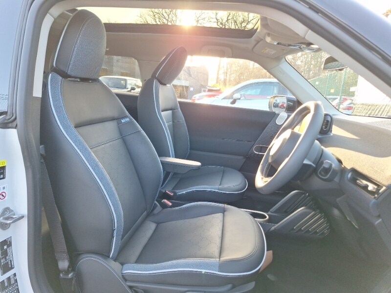 Used MINI Cooper 2024 for sale - 77752704: Photo 11