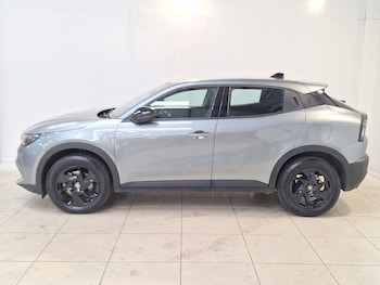 Used Alfa Romeo Junior 2025 for sale - 78989900: Photo