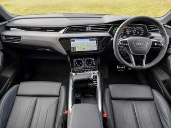 Used Audi Q8 2024 for sale - 75018015: Photo