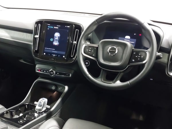 Used Volvo XC40 2024 for sale - 76301324: Photo 10
