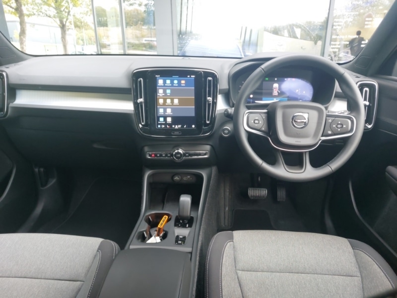 Used Volvo XC40 2025 for sale - 77070664: Photo 2