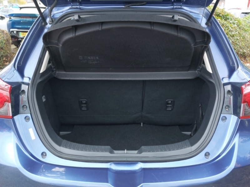 Used Mazda Mazda2 2022 for sale - 76770434: Photo 8