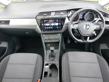 Used Volkswagen Touran 2021 for sale - 75368886: Photo