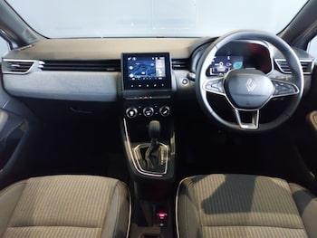 Used Renault Clio 2024 for sale - 78385620: Photo