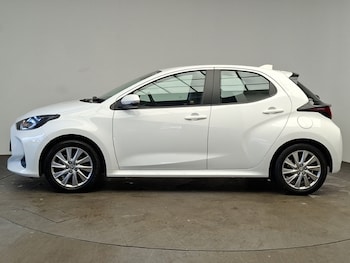 Used Toyota Yaris 2023 for sale - 79555250: Photo