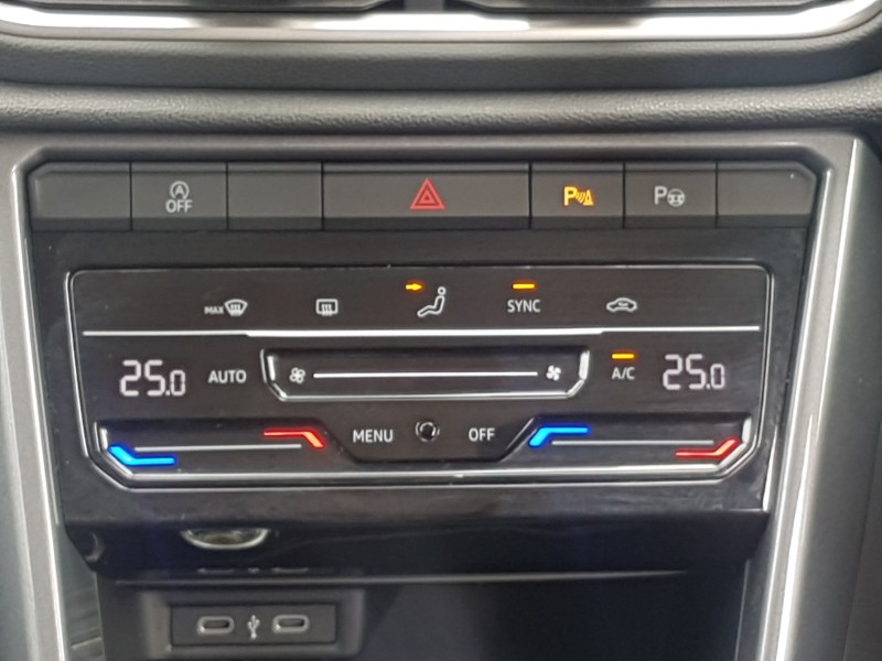 Used Volkswagen T-Roc 2024 for sale - 76708657: Photo 11