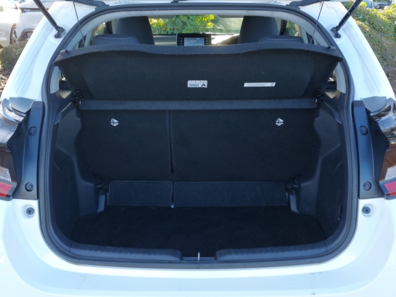 Used Toyota Yaris 2023 for sale - 77800099: Photo 8