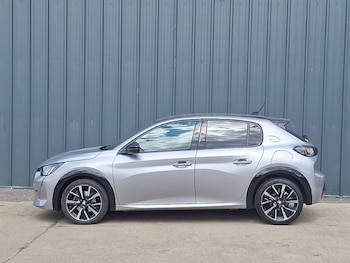 Used Peugeot 208 2023 for sale - 79597439: Photo