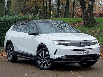 2025 - 1.2 Hybrid [136] Ultimate 5dr e-DCT6 [Pan Roof]