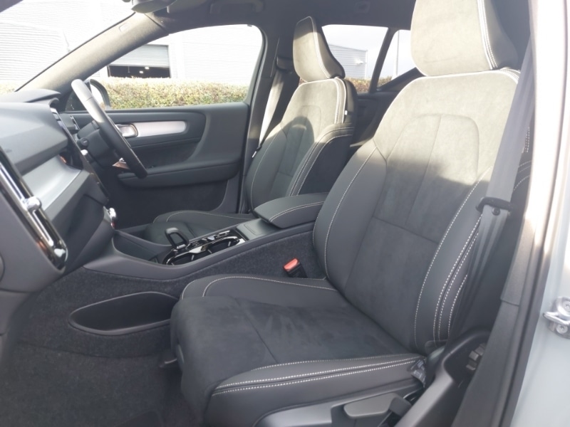 Used Volvo XC40 2025 for sale - 76555692: Photo 5