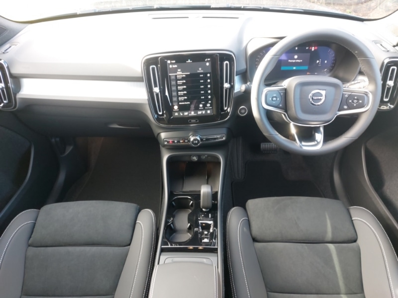 Used Volvo XC40 2025 for sale - 77695251: Photo 2