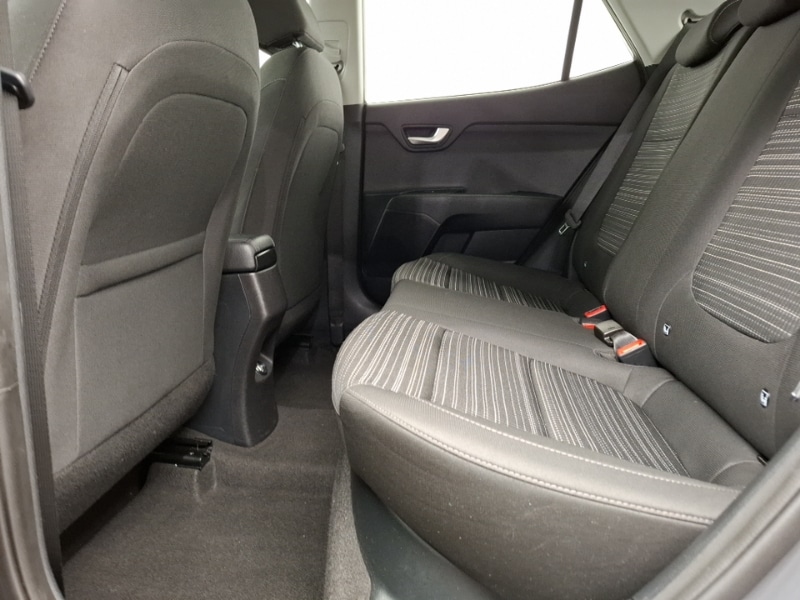 Used Kia Stonic 2023 for sale - 76383632: Photo 6