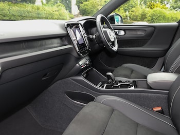 Used Volvo XC40 2023 for sale - 79492479: Photo