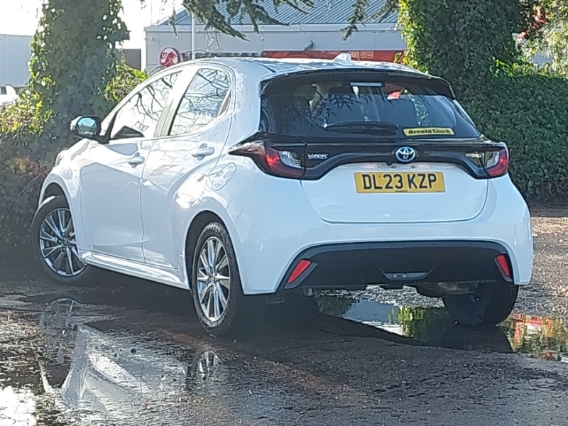 Used Toyota Yaris 2023 for sale - 77028801: Photo 3