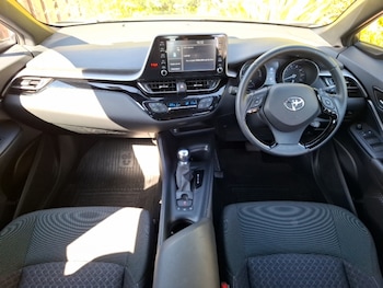Used Toyota C-HR 2021 for sale - 78439177: Photo