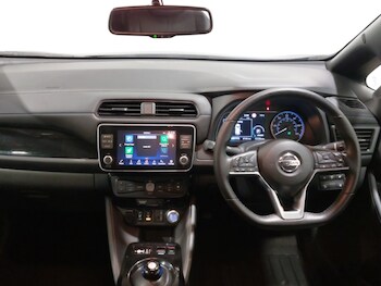 Used Nissan Leaf 2021 for sale - 76987502: Photo