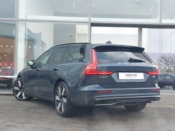 Used Volvo V60 2024 for sale - 75774921: Photo