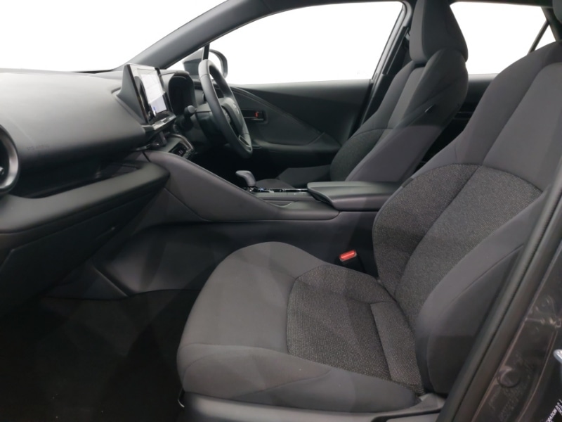 Used Toyota C-HR 2024 for sale - 77304641: Photo 5