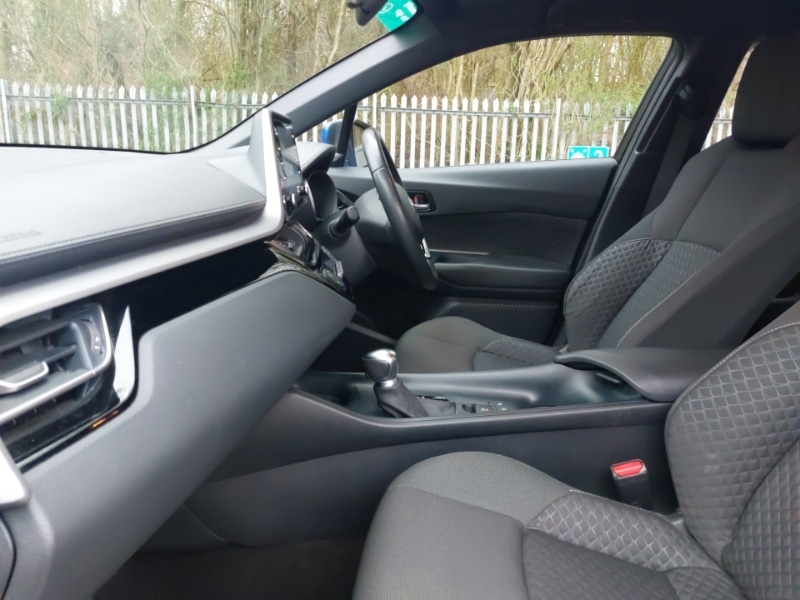 Used Toyota C-HR 2022 for sale - 76983679: Photo 5