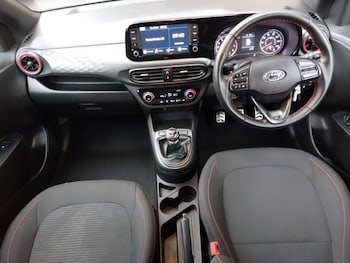 Used Hyundai i10 2021 for sale - 77395549: Photo