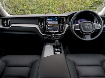 Used Volvo XC60 2024 for sale - 76521374: Photo